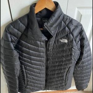 Black North face jacket, perfect for the fall. Size Medium, light weight